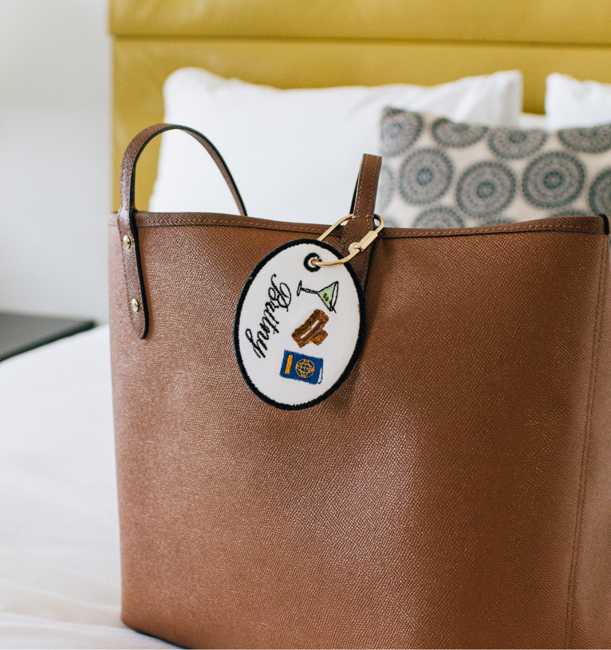 Signature Bag Tag – Personalized Luggage Tag with Gold Carabiner